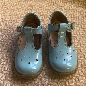 FootMates Blue Dress Shoes Classic T-Strap Design